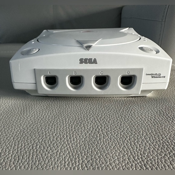 Sega Dreamcast - Picture 3 of 8